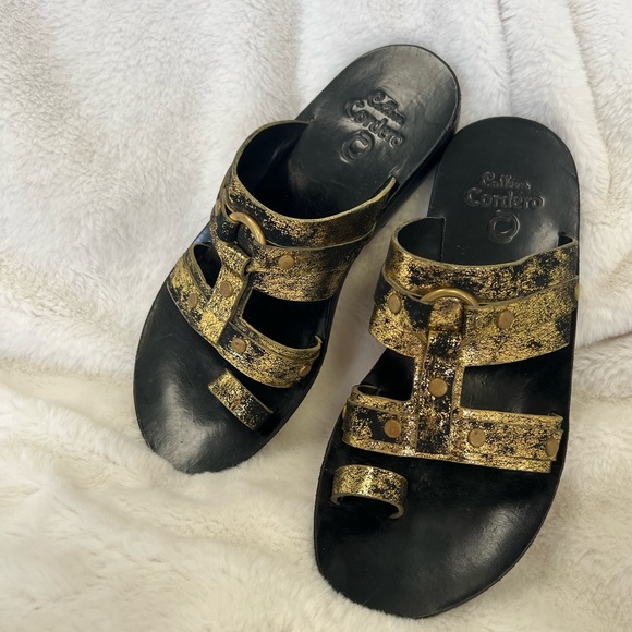 Stylish Black and Gold Women's Sandals - Picture 3 of 12